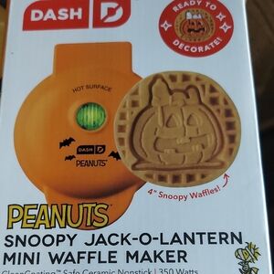 Dash Snoopy Jack-O-Lantern Mini Waffle Maker